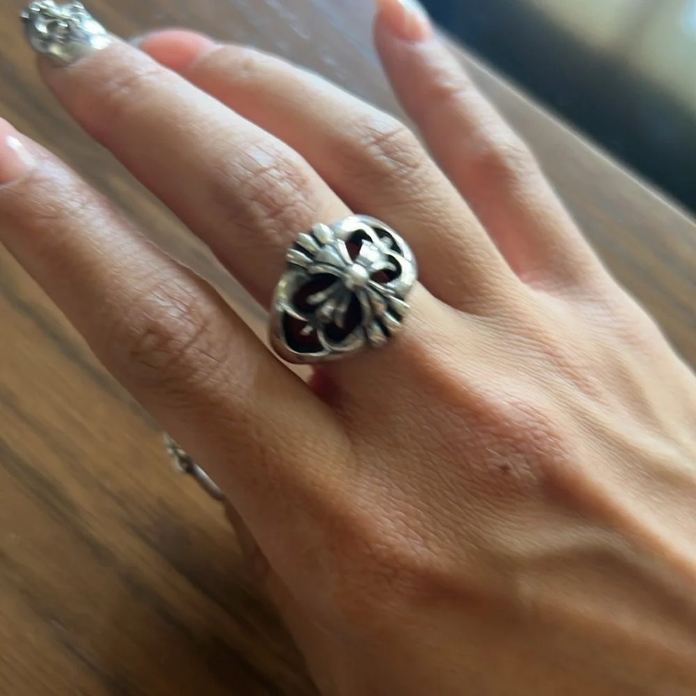 Crux ring - Picture 1 of 3